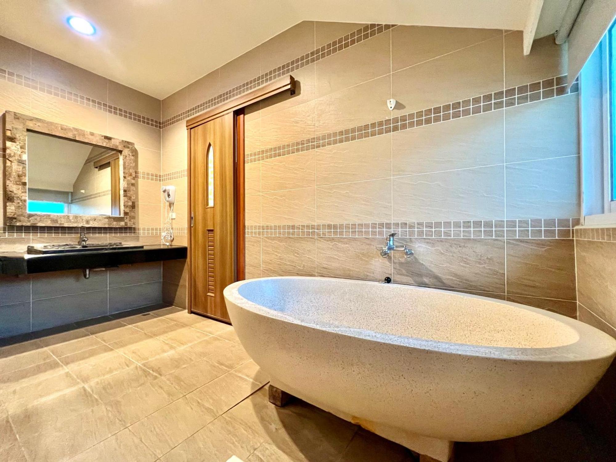 Seasons Bali Fashion Inn Кендин Екстериор снимка