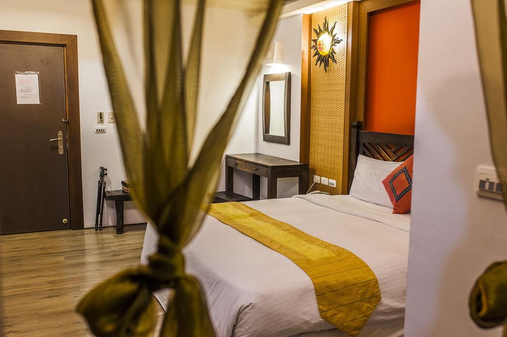 Seasons Bali Fashion Inn Кендин Екстериор снимка